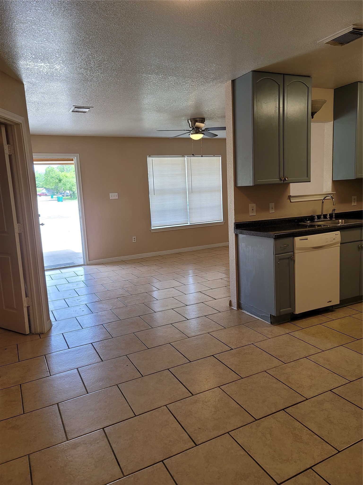 239-241 E Craven Avenue Lacy Lakeview TX 76705