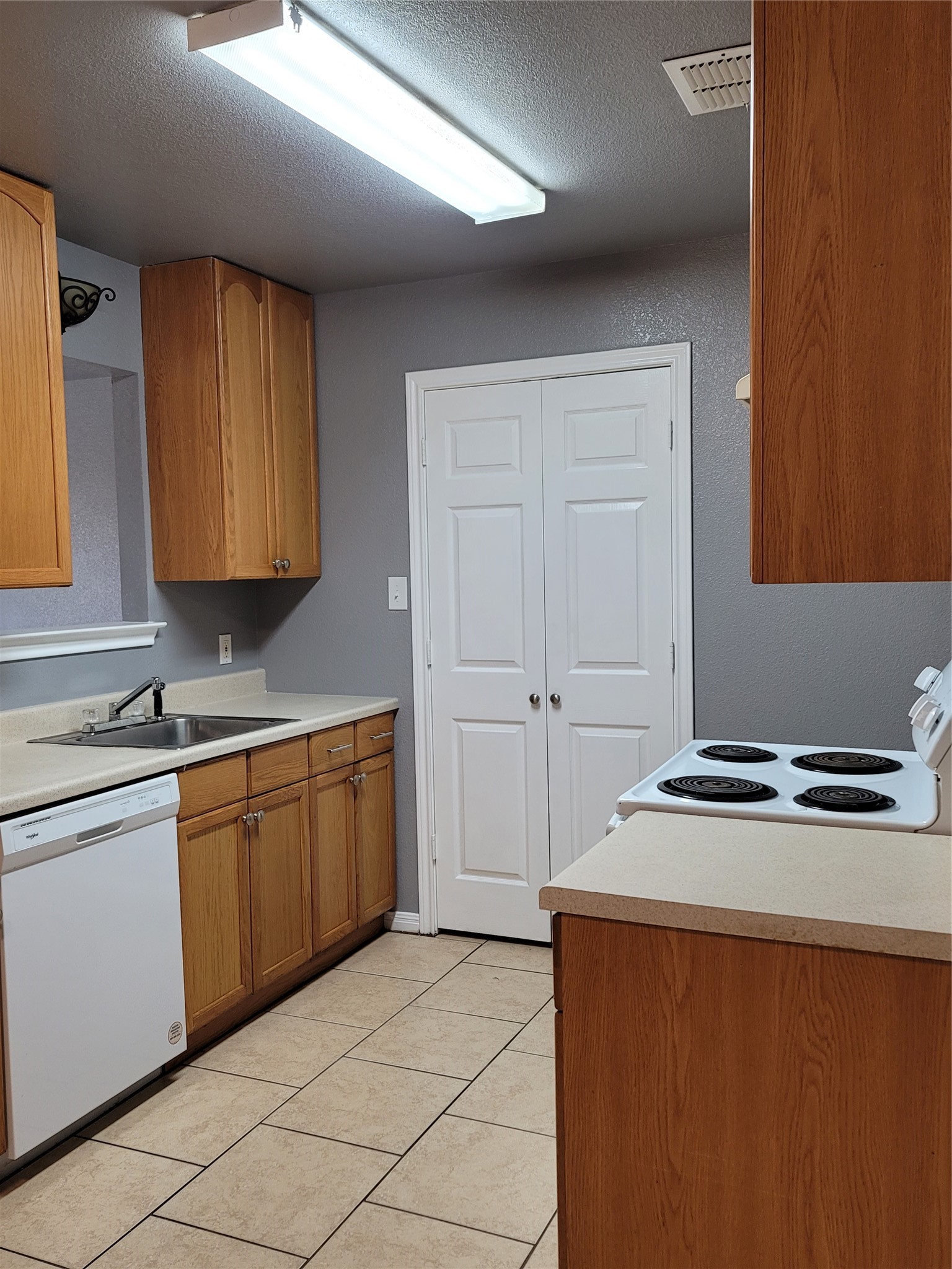 239-241 E Craven Avenue Lacy Lakeview TX 76705