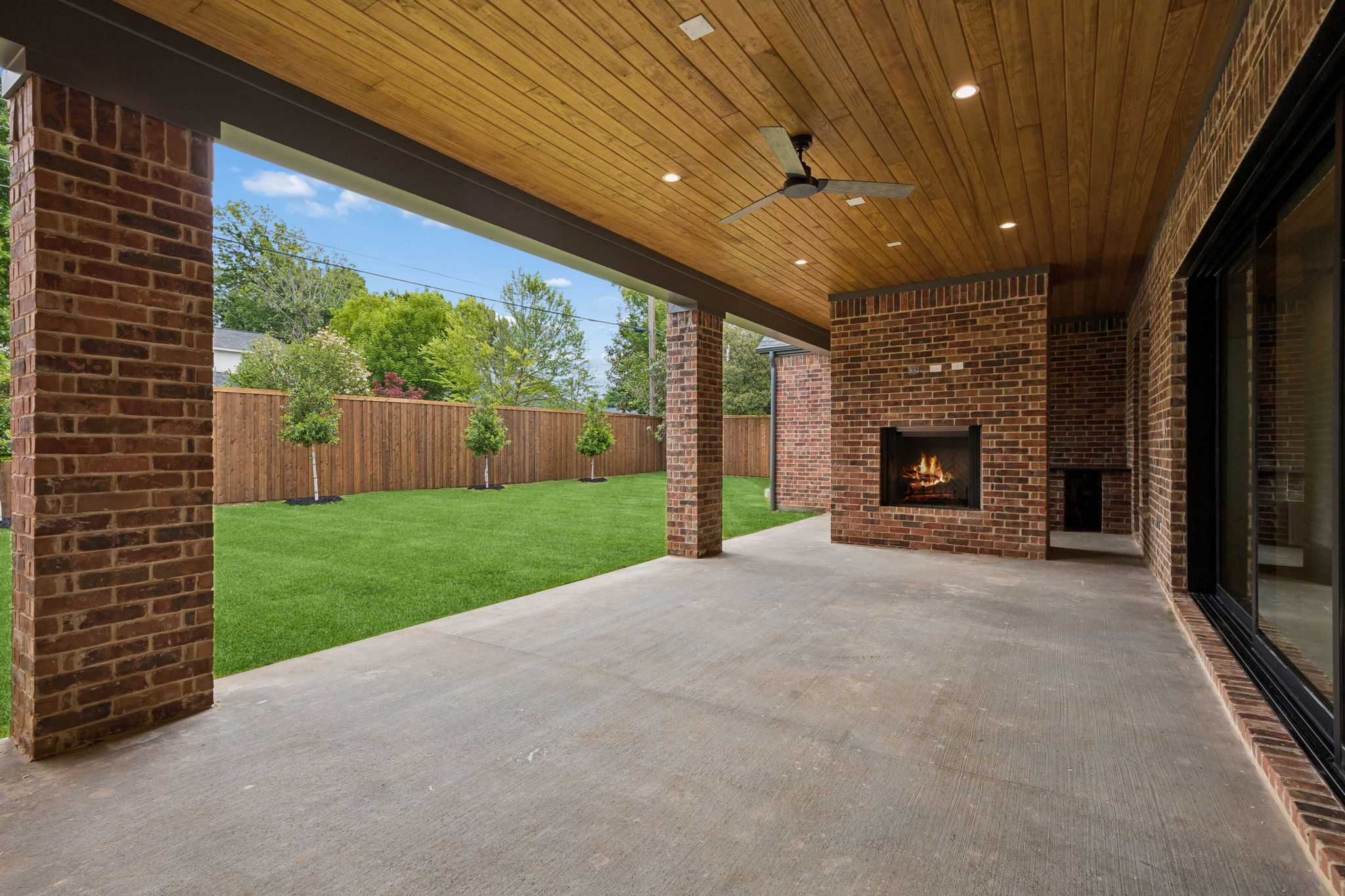 10128 Coppedge Lane Dallas TX 75229