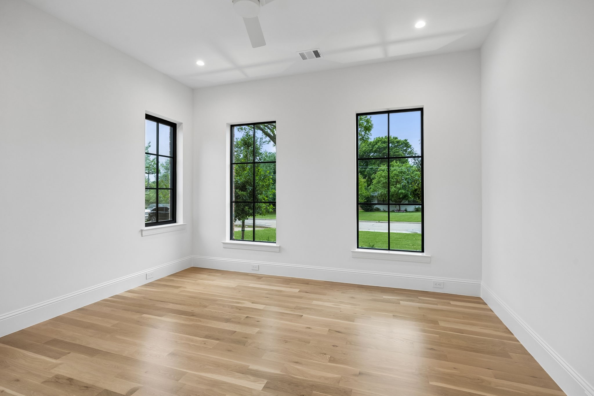 10128 Coppedge Lane Dallas TX 75229