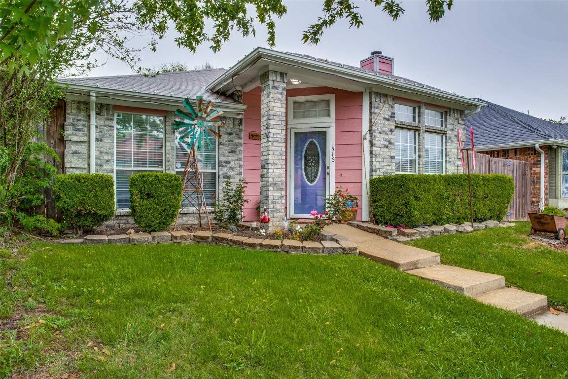 1516 Liberty Lane Mesquite TX 75149