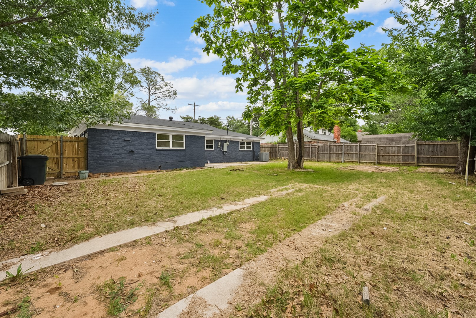 861 Woodcrest Drive Hurst TX 76053