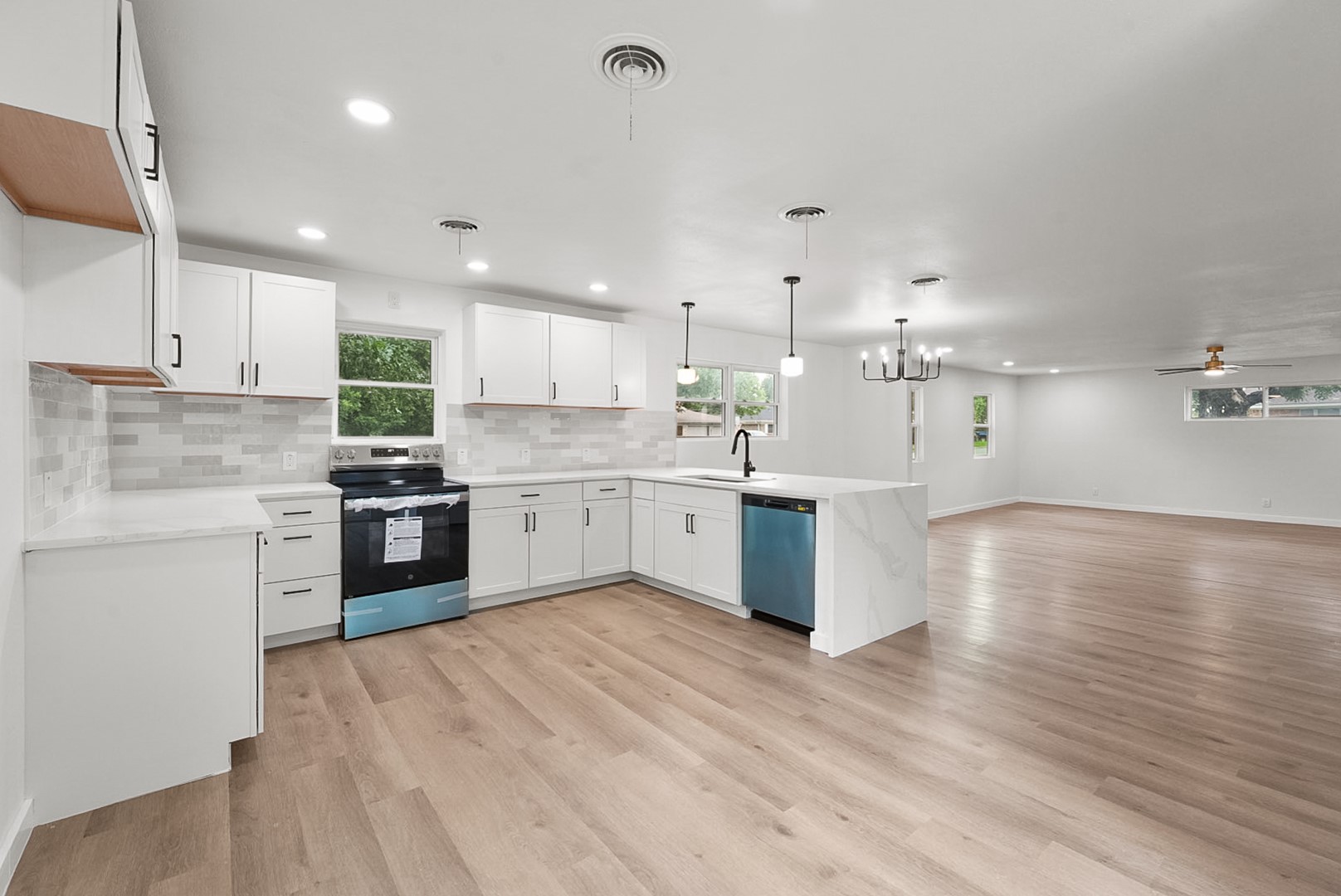 861 Woodcrest Drive Hurst TX 76053