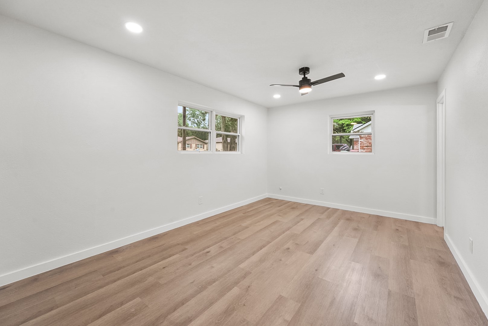 861 Woodcrest Drive Hurst TX 76053