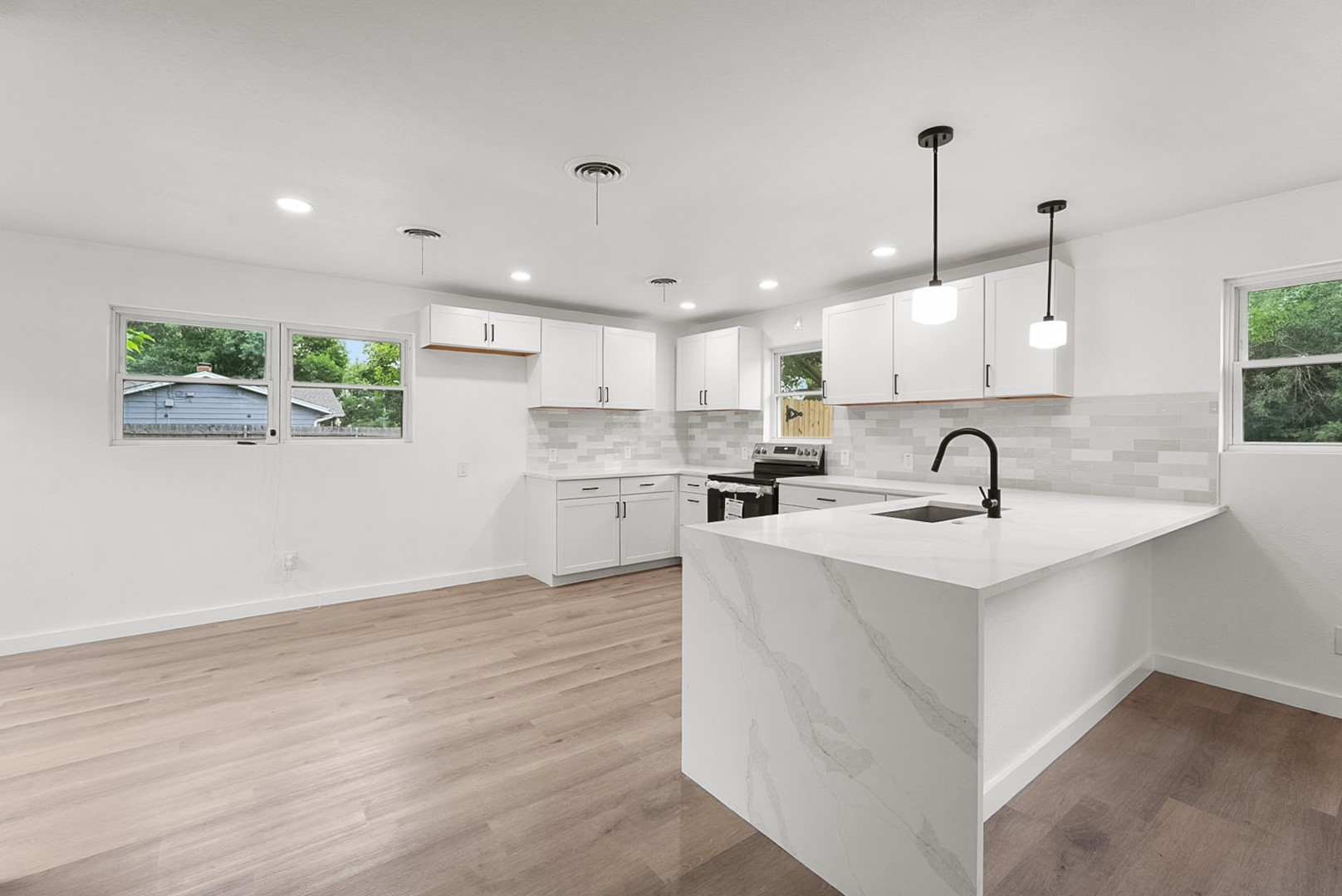 861 Woodcrest Drive Hurst TX 76053