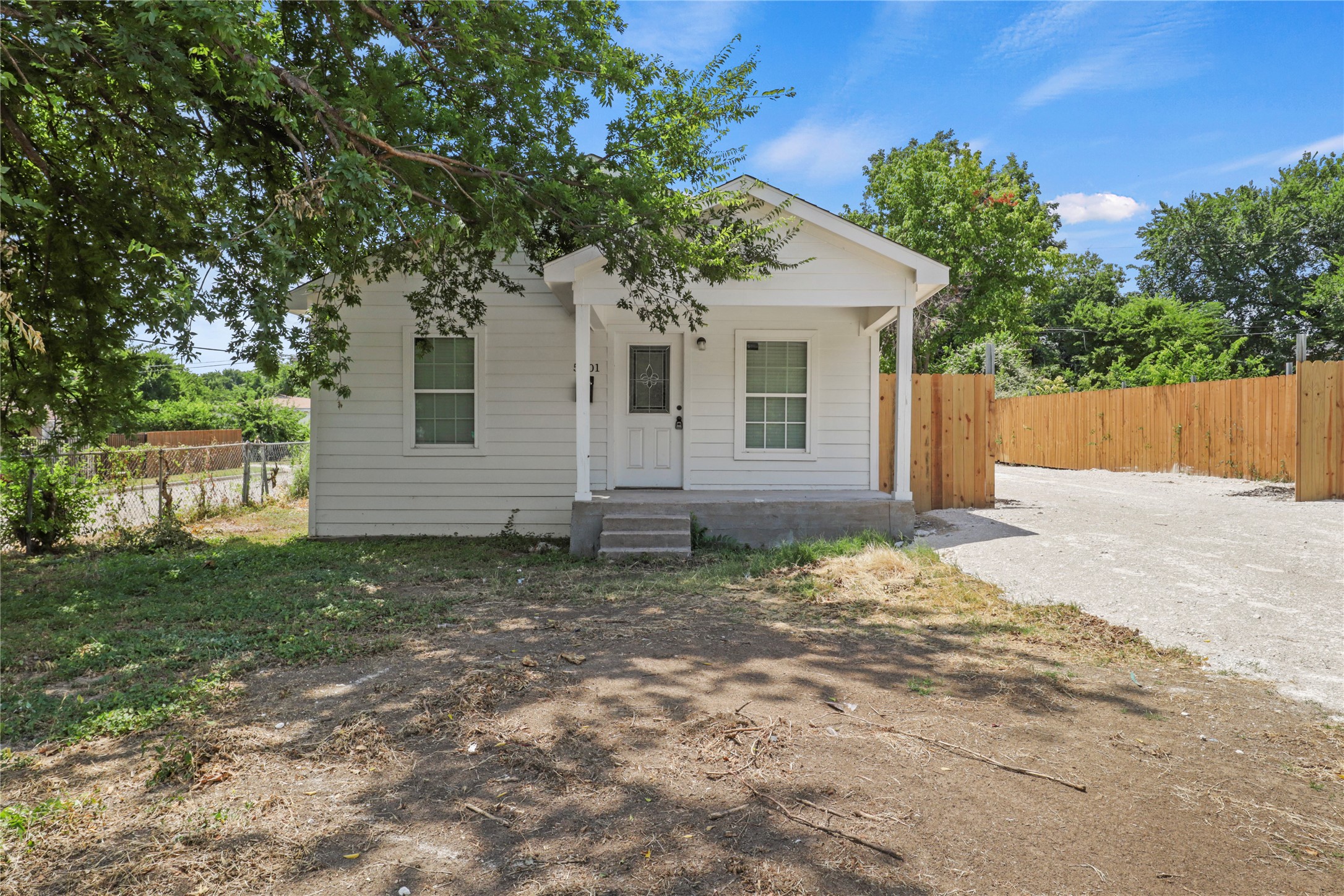 5401 Goodman Avenue Fort Worth TX 76107