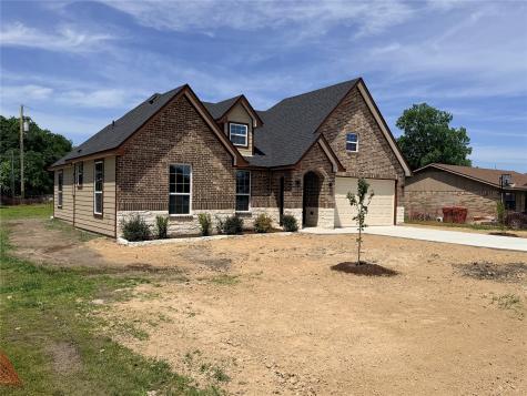 302 E Travis Street Leonard TX 75452