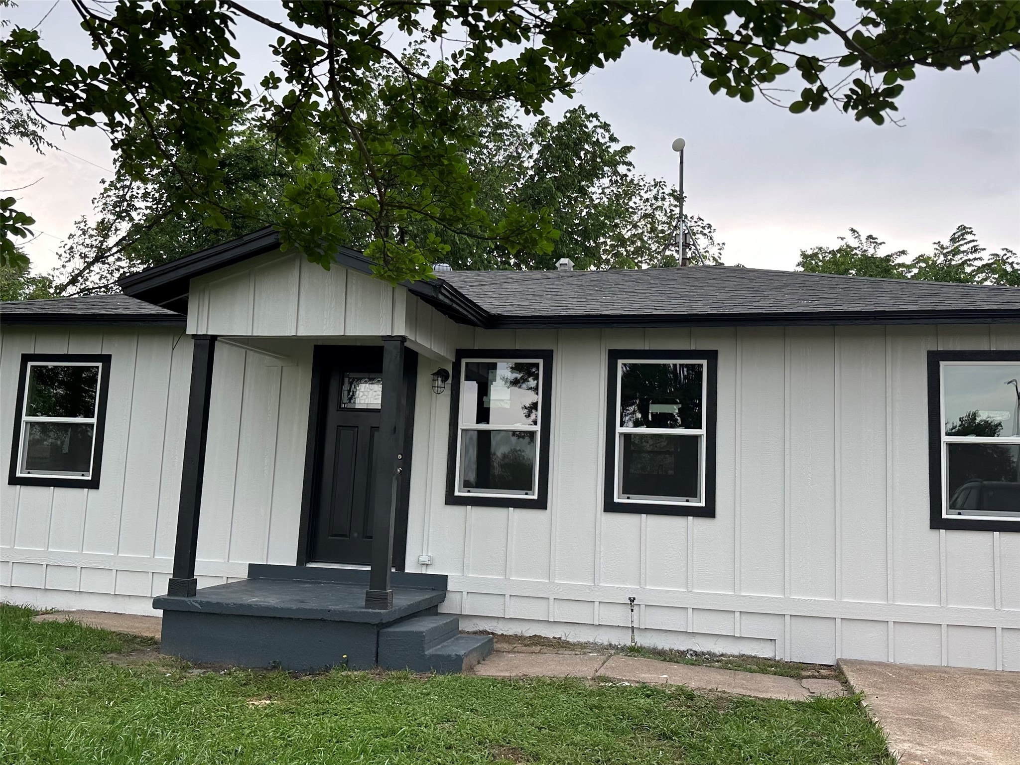 901 N Blanche Street Terrell TX 75160