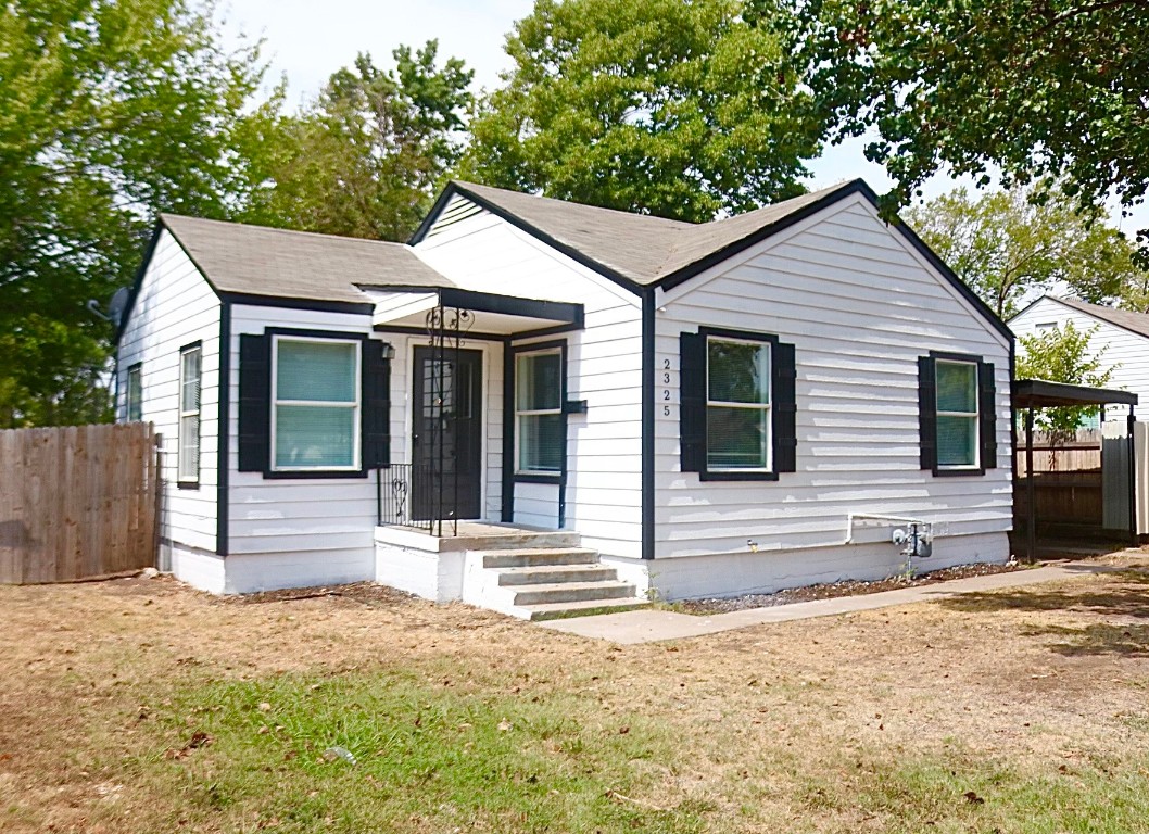 2325 N Chandler Drive W Fort Worth TX 76111