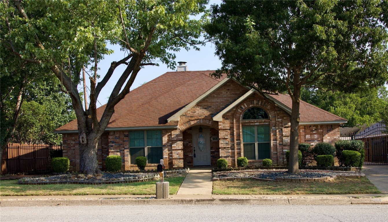 7801 Hightower Drive North Richland Hills TX 76182