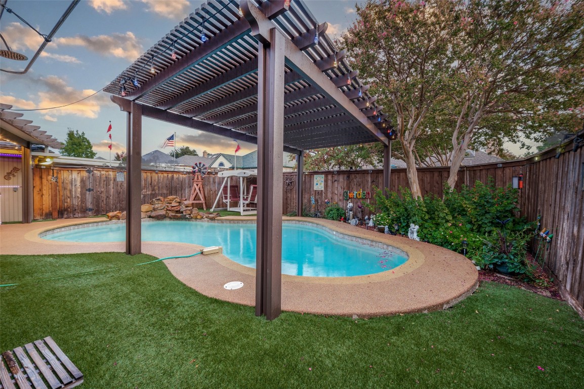 2324 Heatherwoods Way Carrollton TX 75007