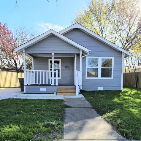 2518 W Clarendon Drive Dallas TX 75211
