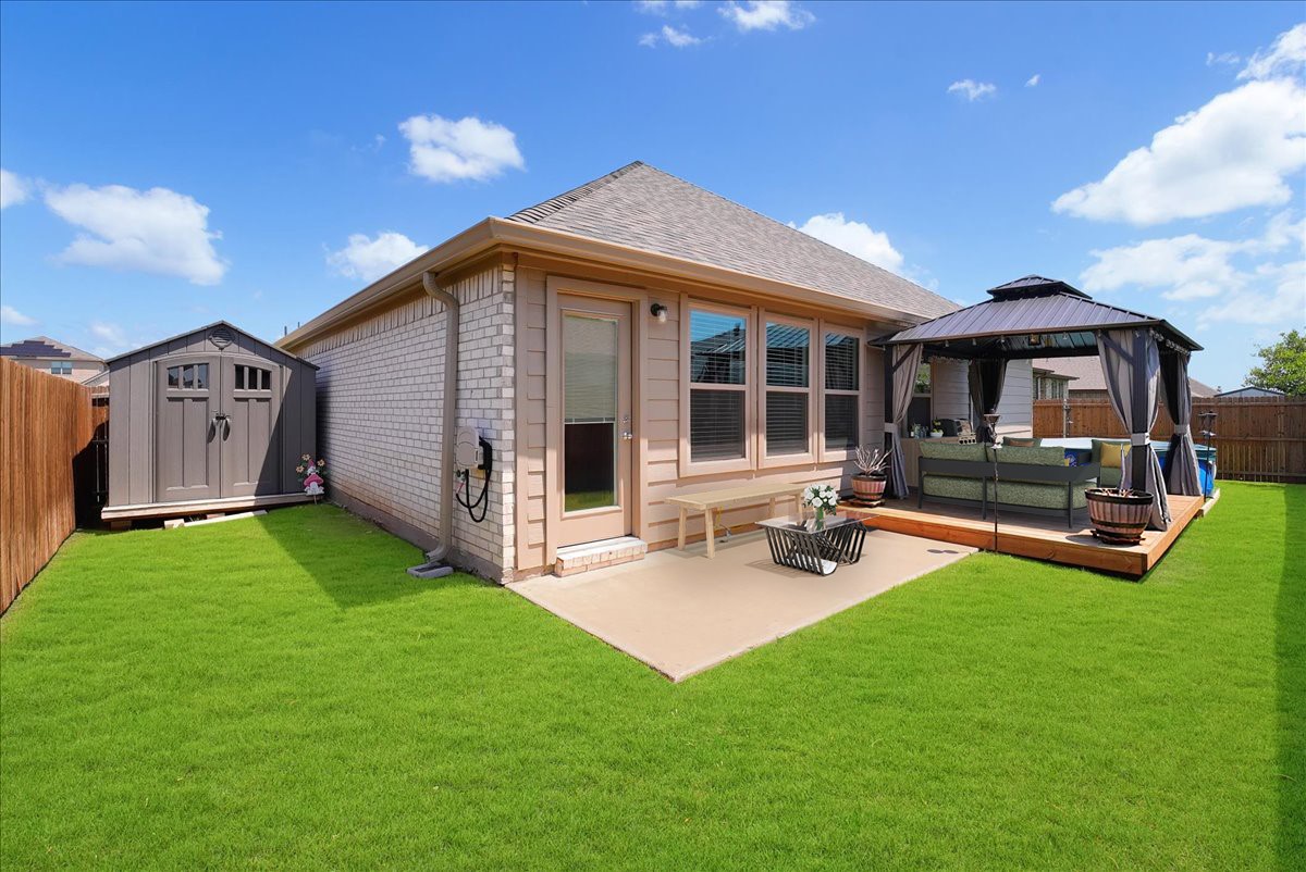 3015 Cliffview Drive Sanger TX 76266