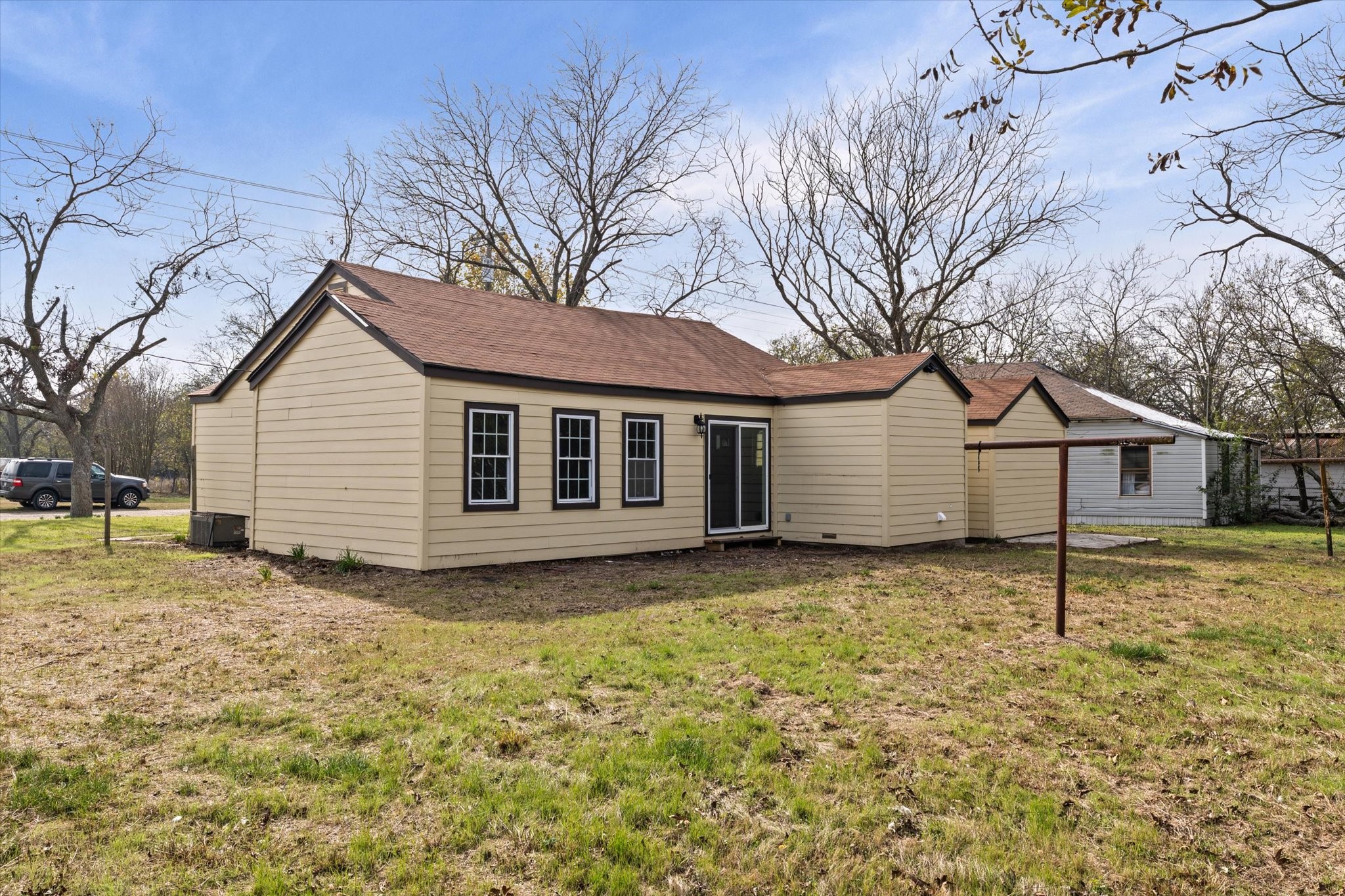 711 E Cowan Avenue Mart TX 76664