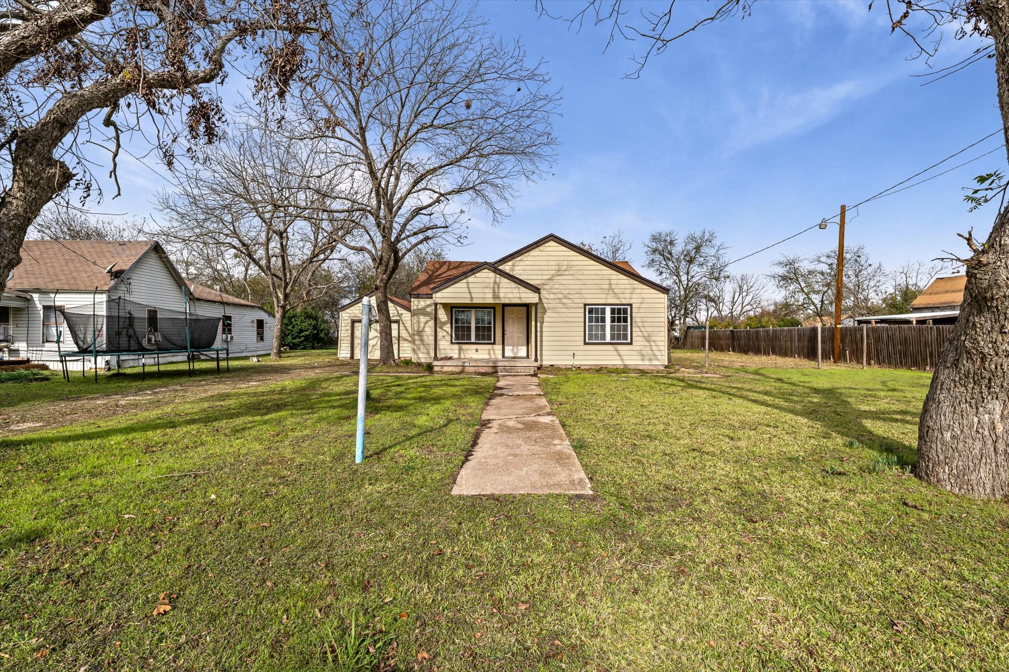 711 E Cowan Avenue Mart TX 76664