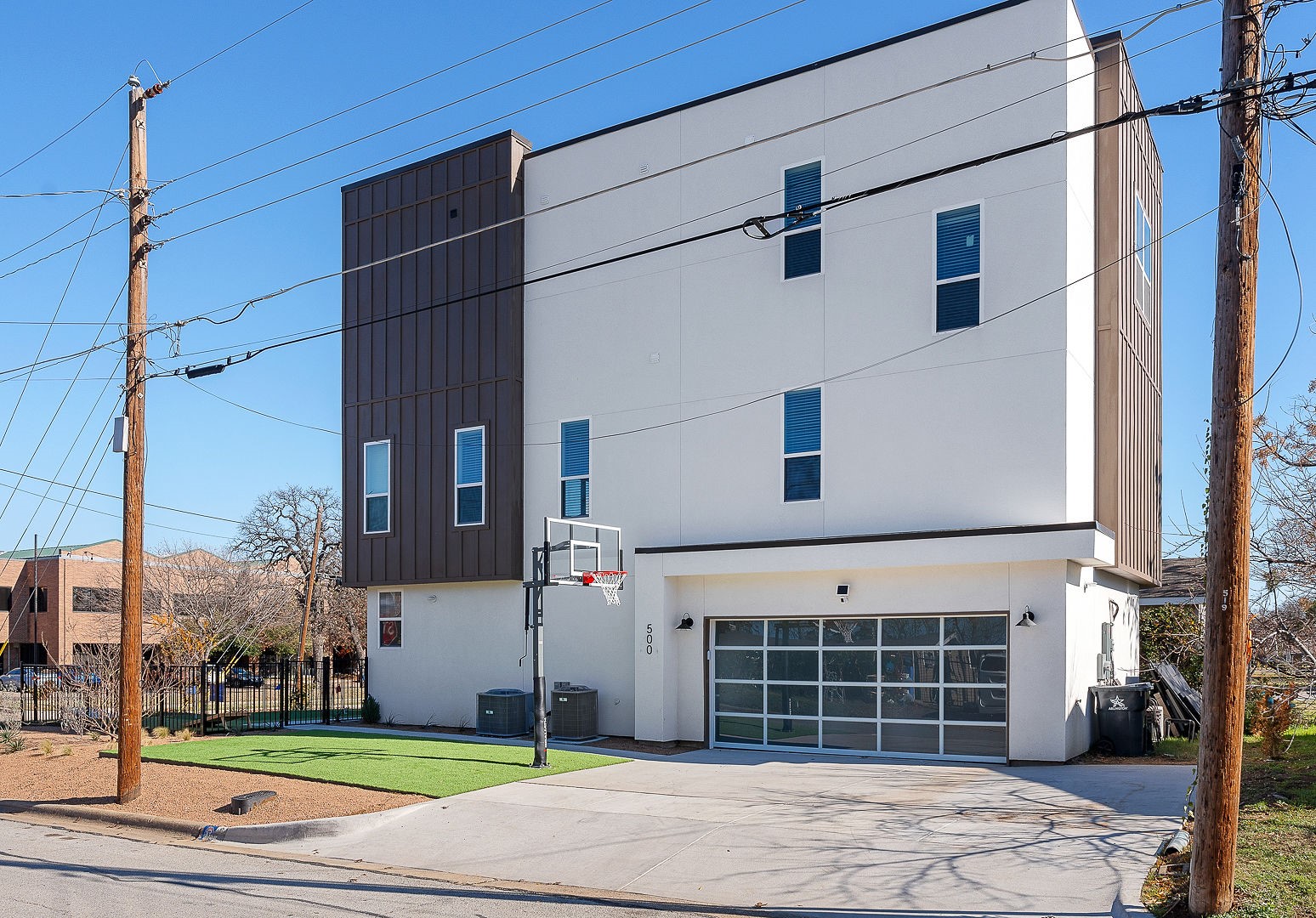 500 W Sanford Street Arlington TX 76011