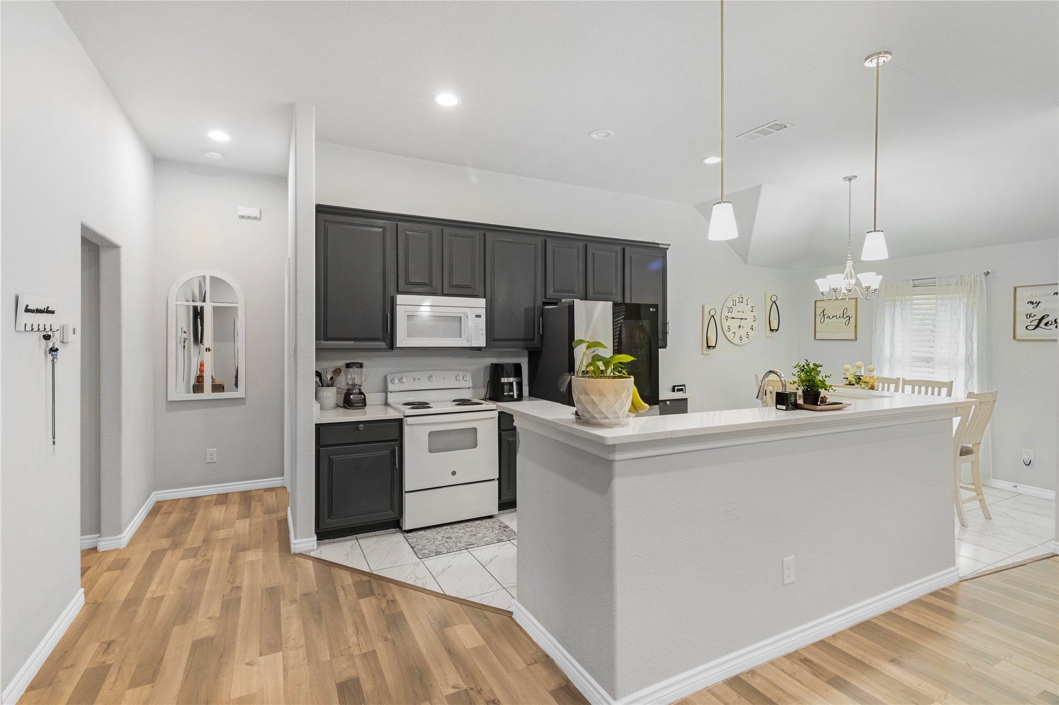 1317 Dacki Avenue Dallas TX 75211