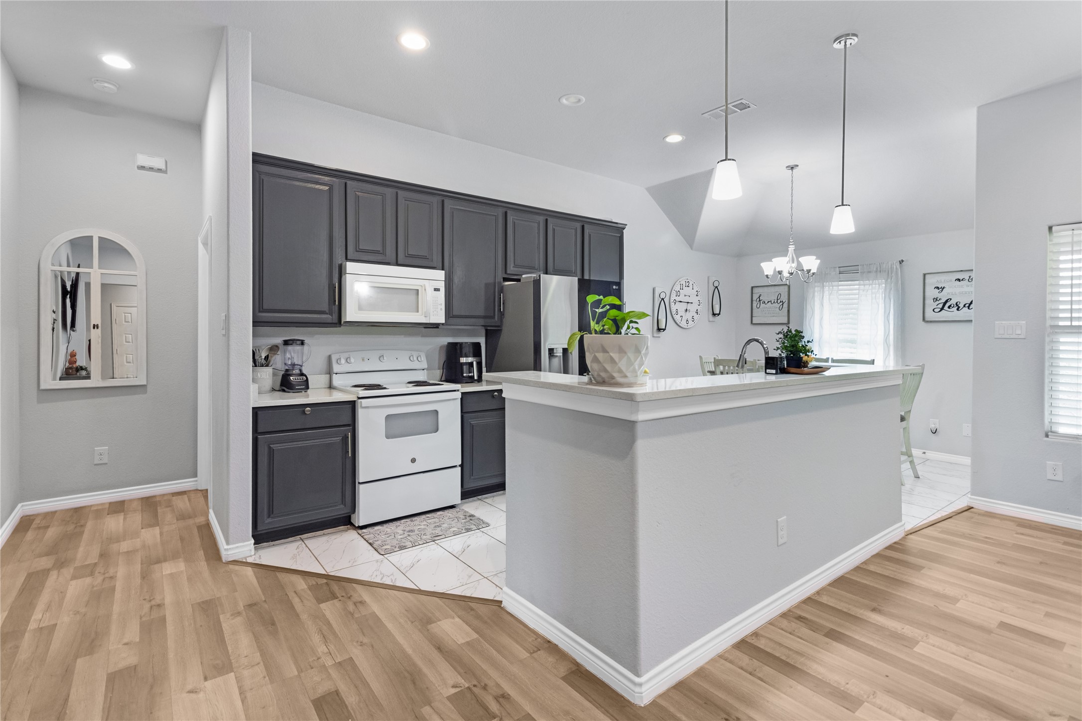 1317 Dacki Avenue Dallas TX 75211