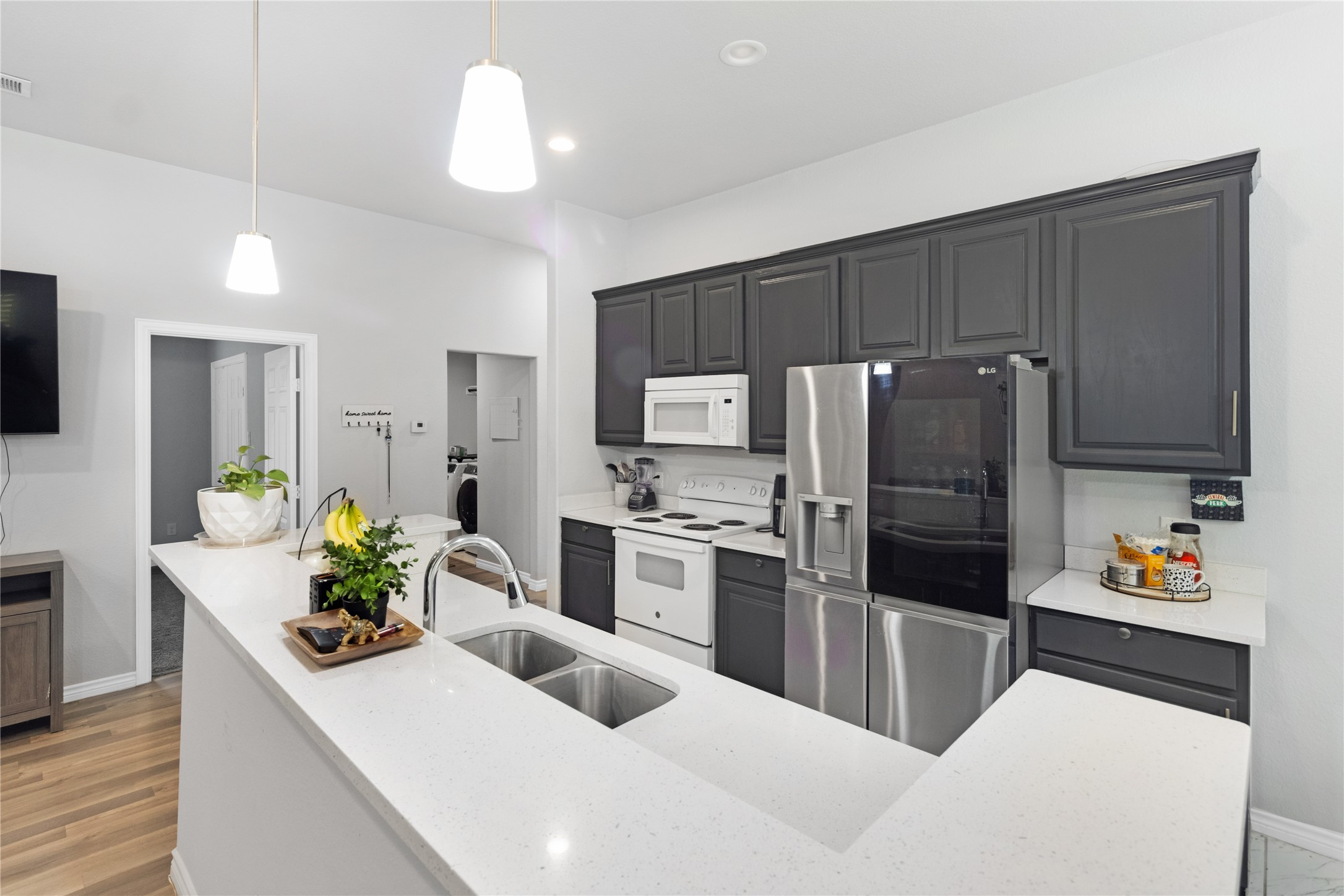 1317 Dacki Avenue Dallas TX 75211