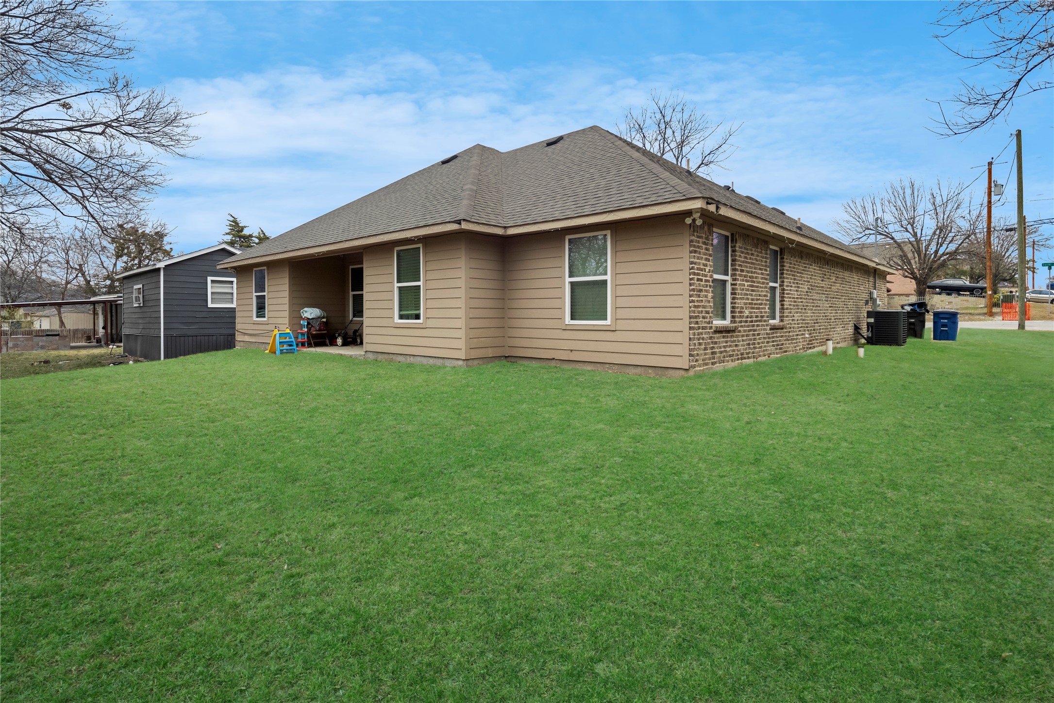 1317 Dacki Avenue Dallas TX 75211