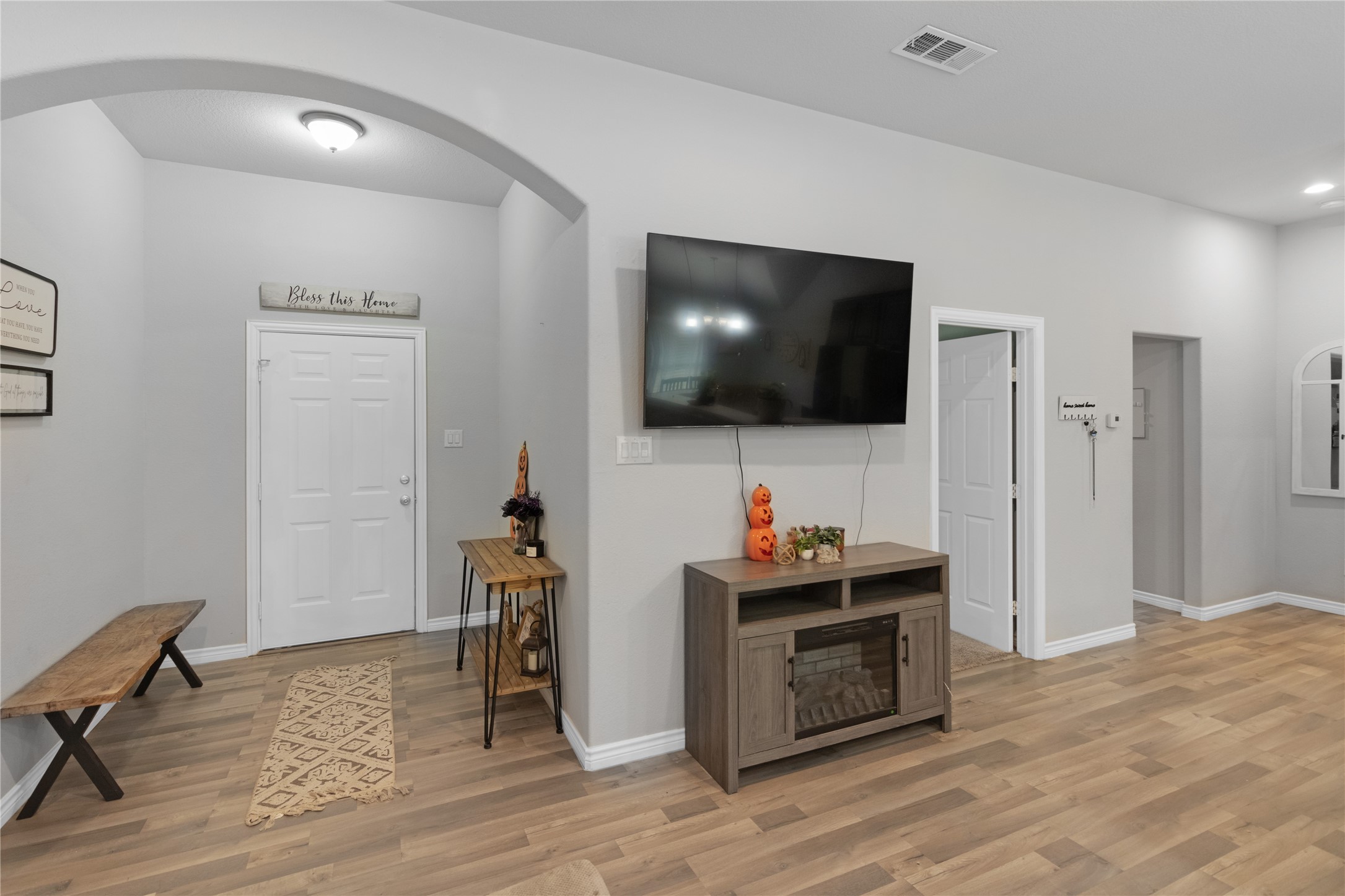 1317 Dacki Avenue Dallas TX 75211