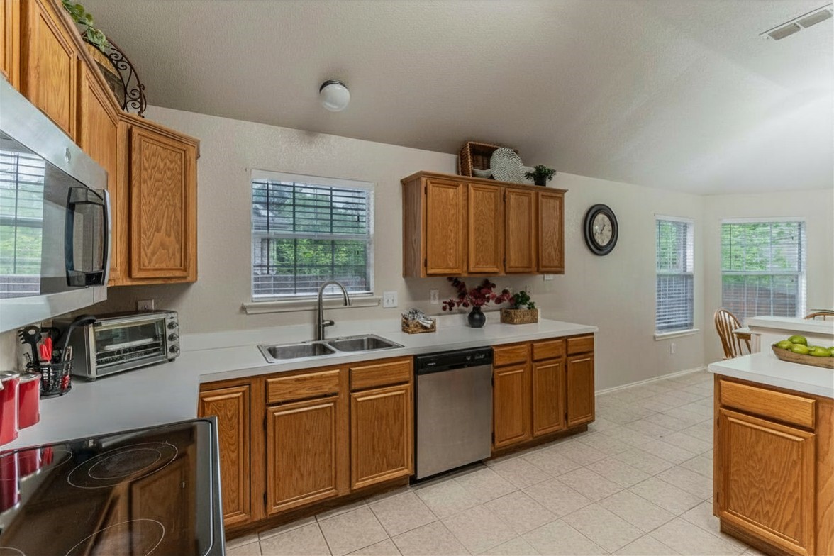 2521 Fairmont Drive Grand Prairie TX 75052