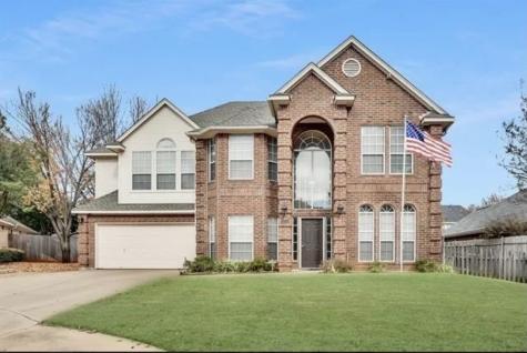 2415 Red Maple Court Arlington TX 76001