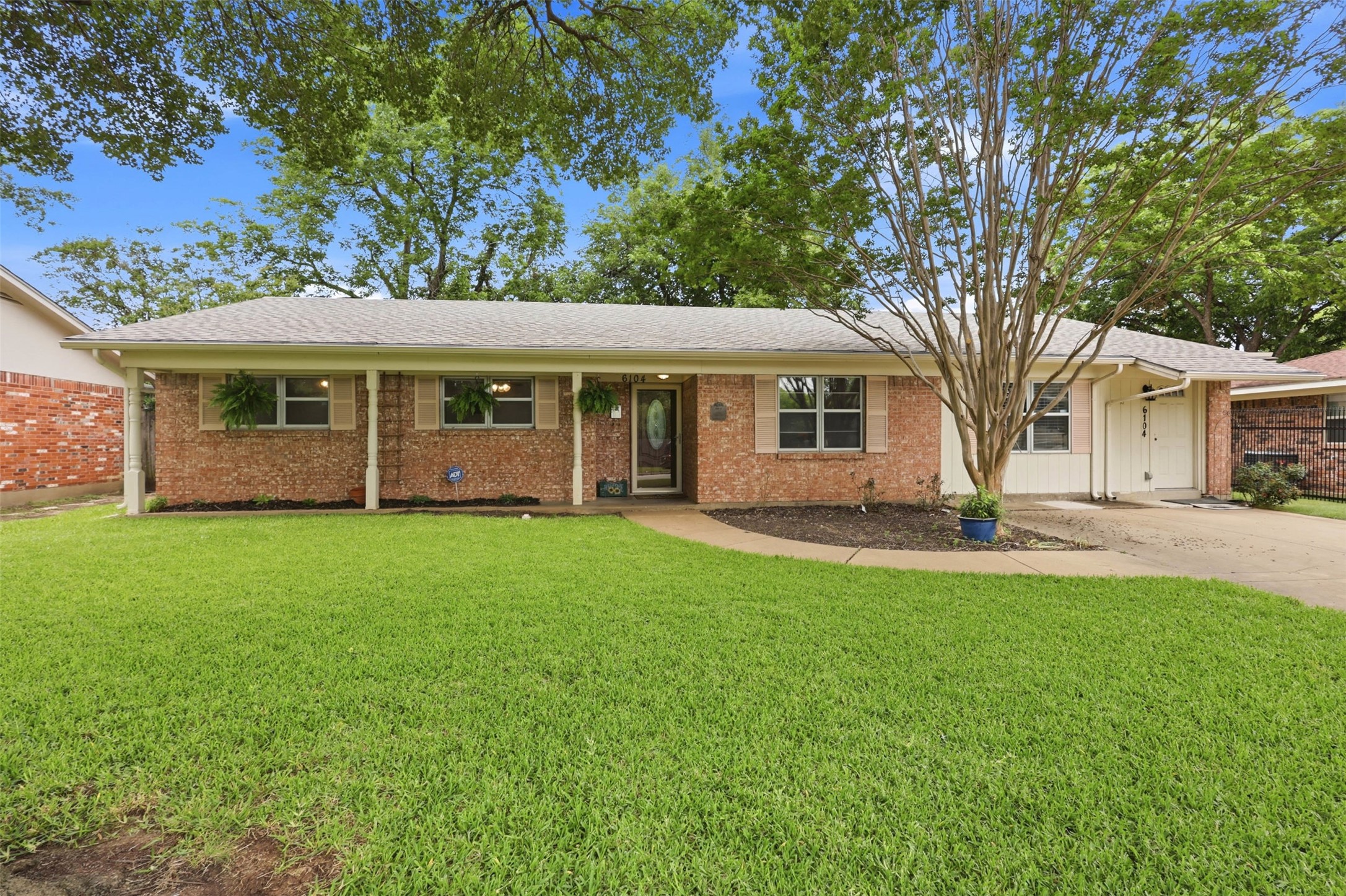 6104 Cliffside Drive Edgecliff Village TX 76134