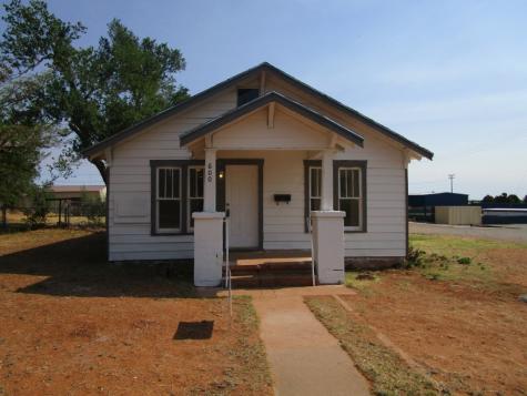 600 Avenue I NW Childress TX 79201