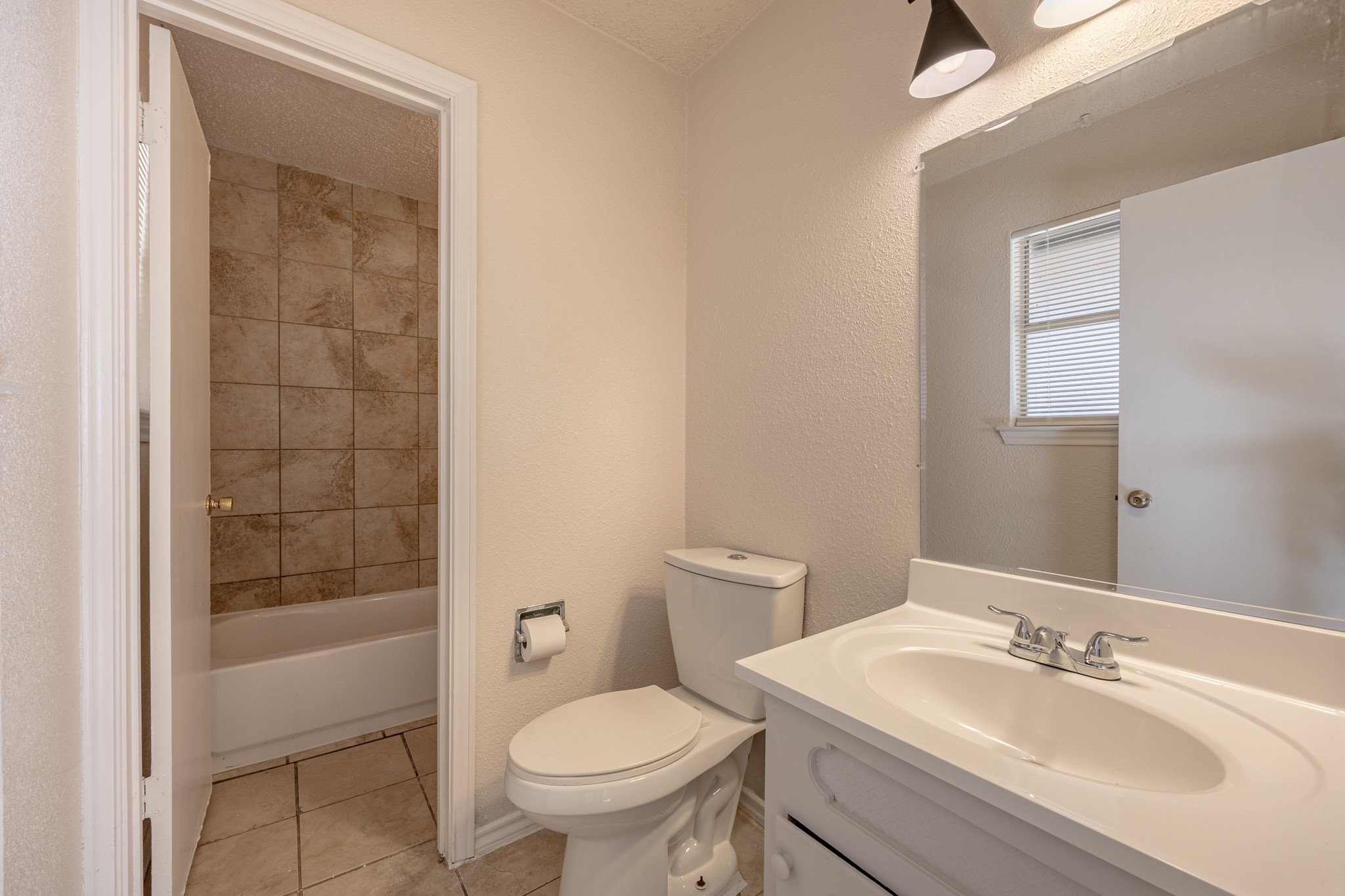 6704 Trailwood Drive Forest Hill TX 76140