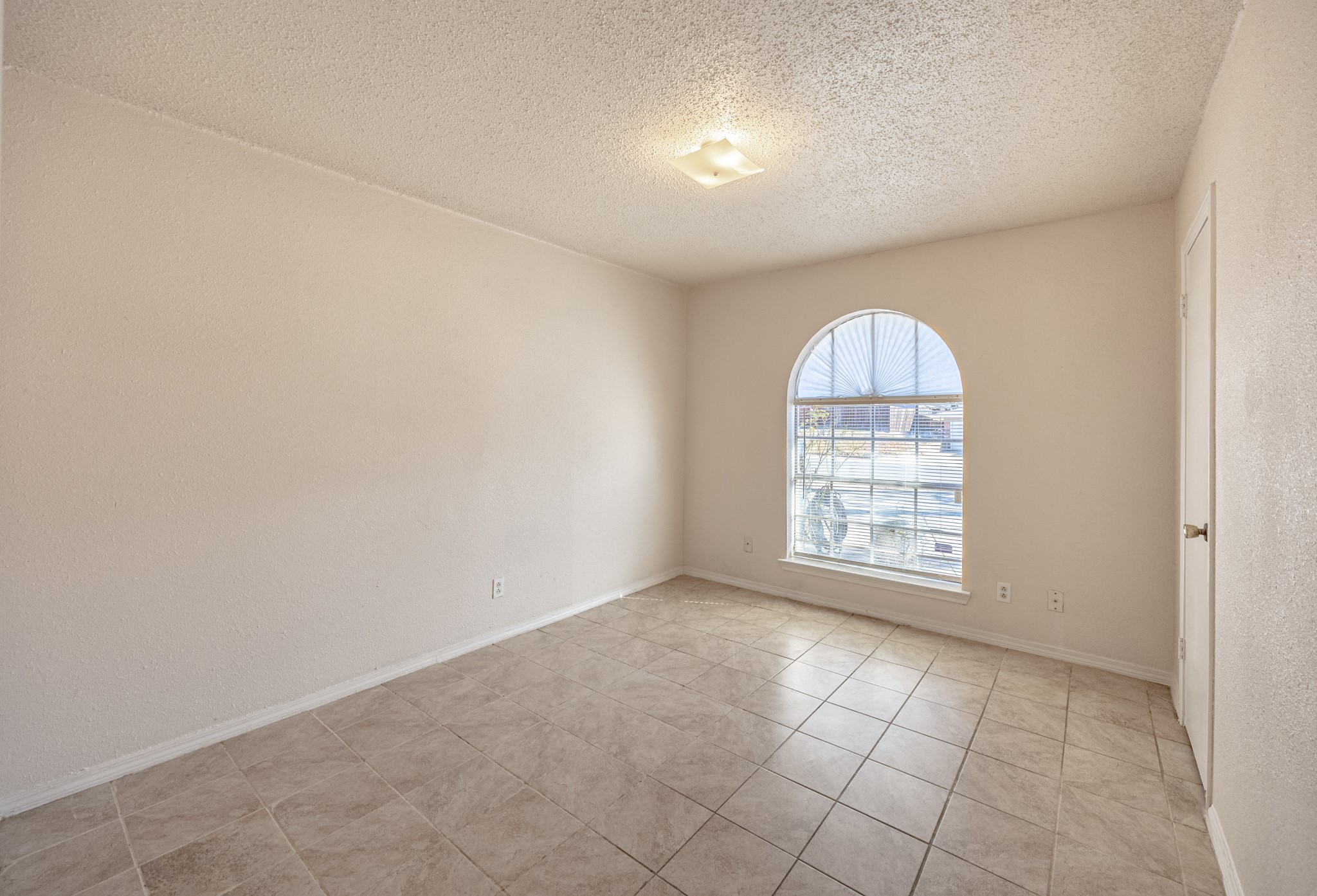 6704 Trailwood Drive Forest Hill TX 76140