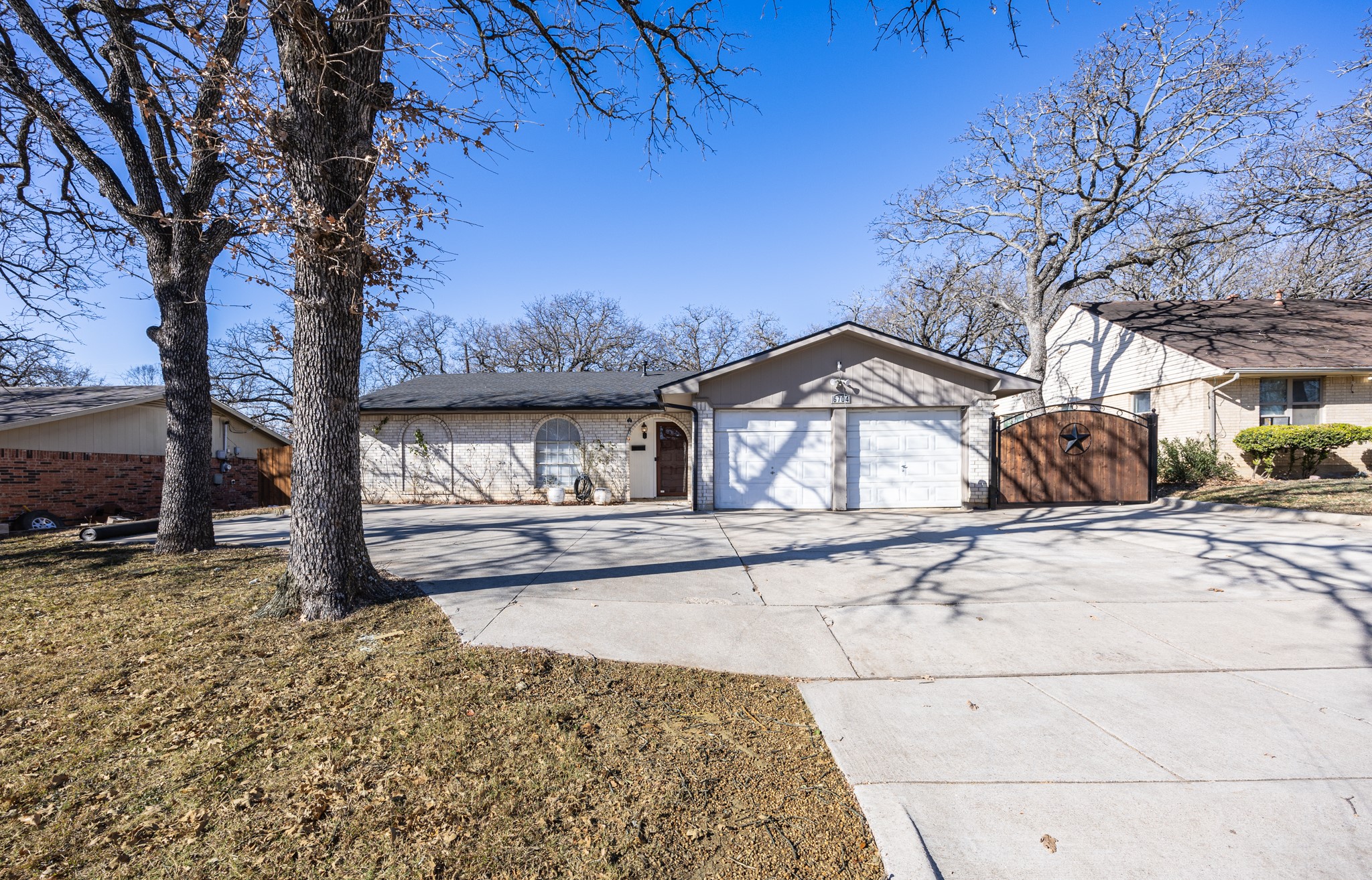6704 Trailwood Drive Forest Hill TX 76140