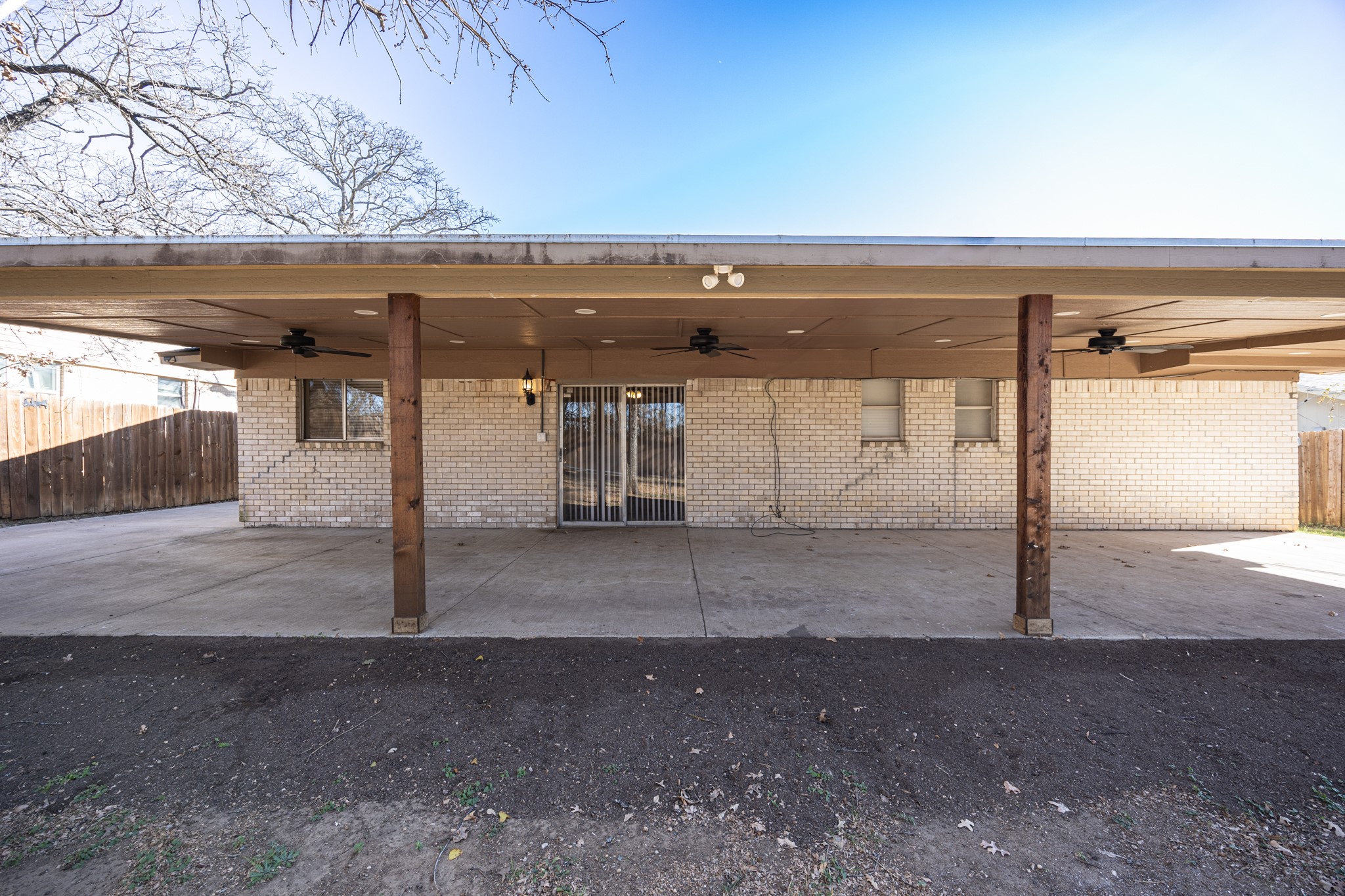 6704 Trailwood Drive Forest Hill TX 76140
