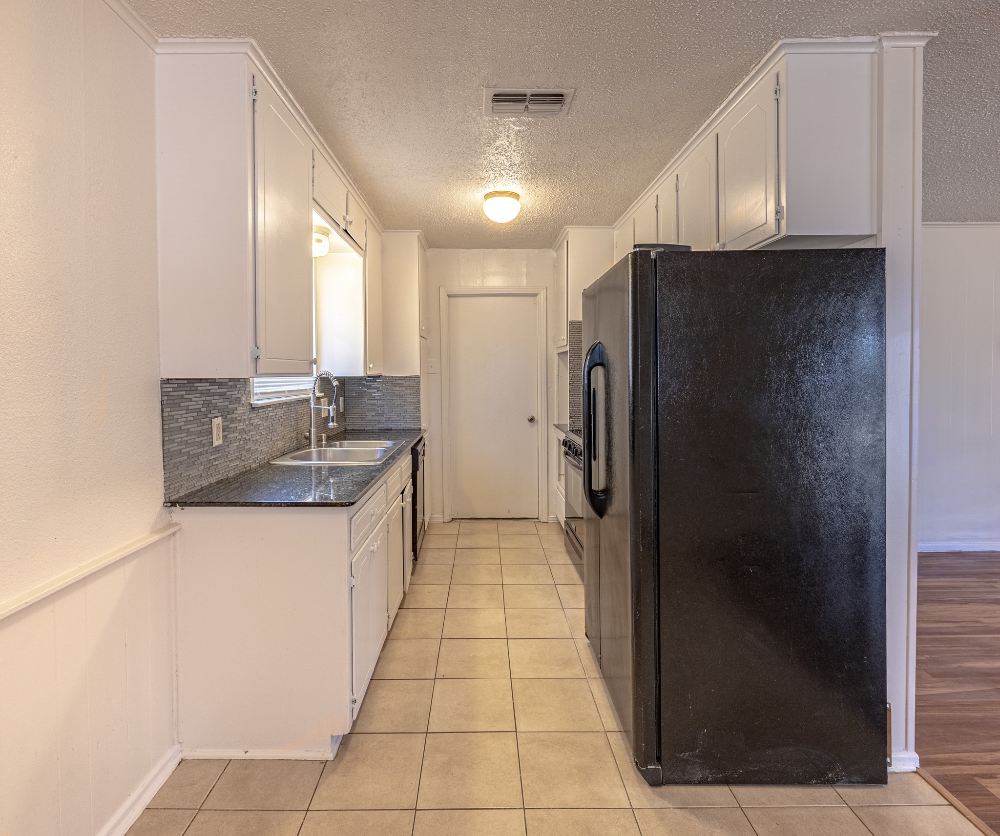 6704 Trailwood Drive Forest Hill TX 76140