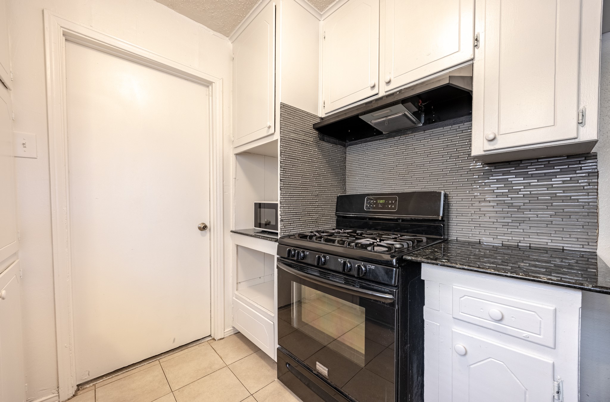 6704 Trailwood Drive Forest Hill TX 76140