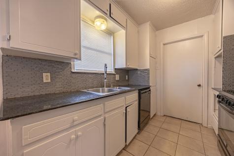 6704 Trailwood Drive Forest Hill TX 76140