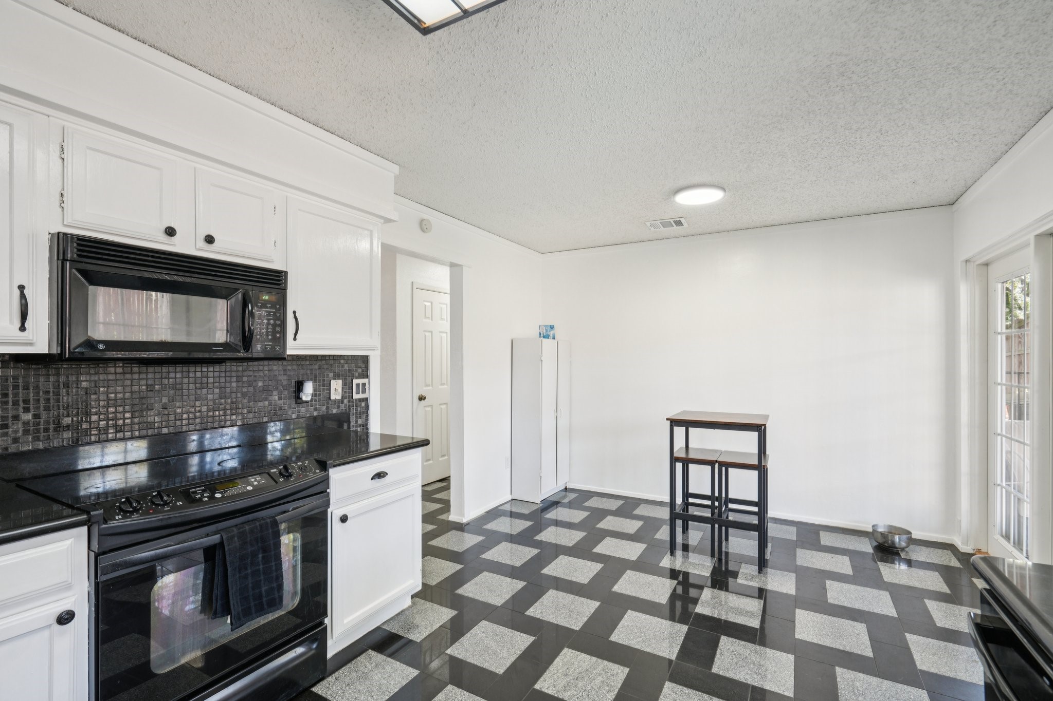 2307 Harrington Court Euless TX 76039