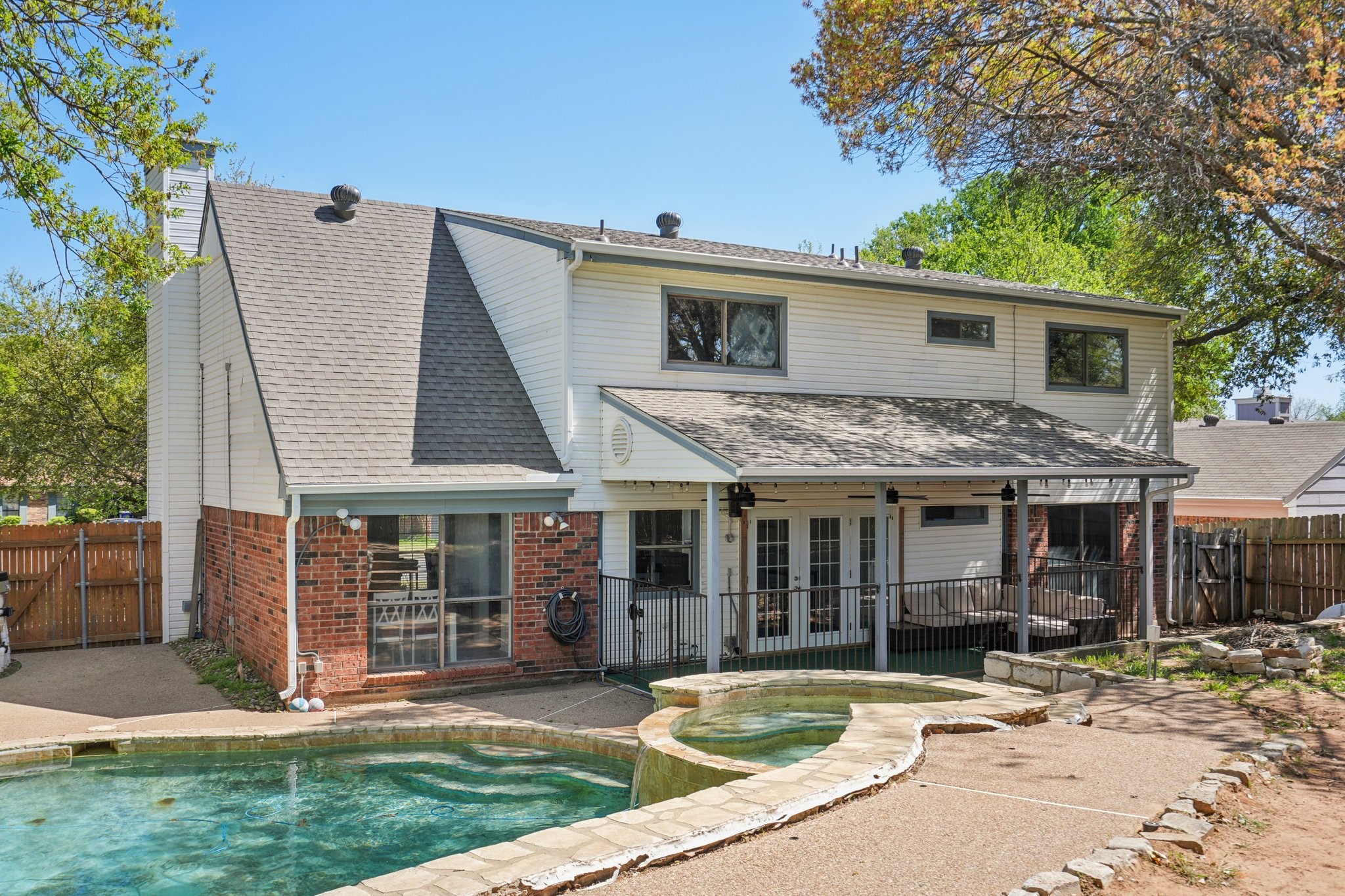 2307 Harrington Court Euless TX 76039