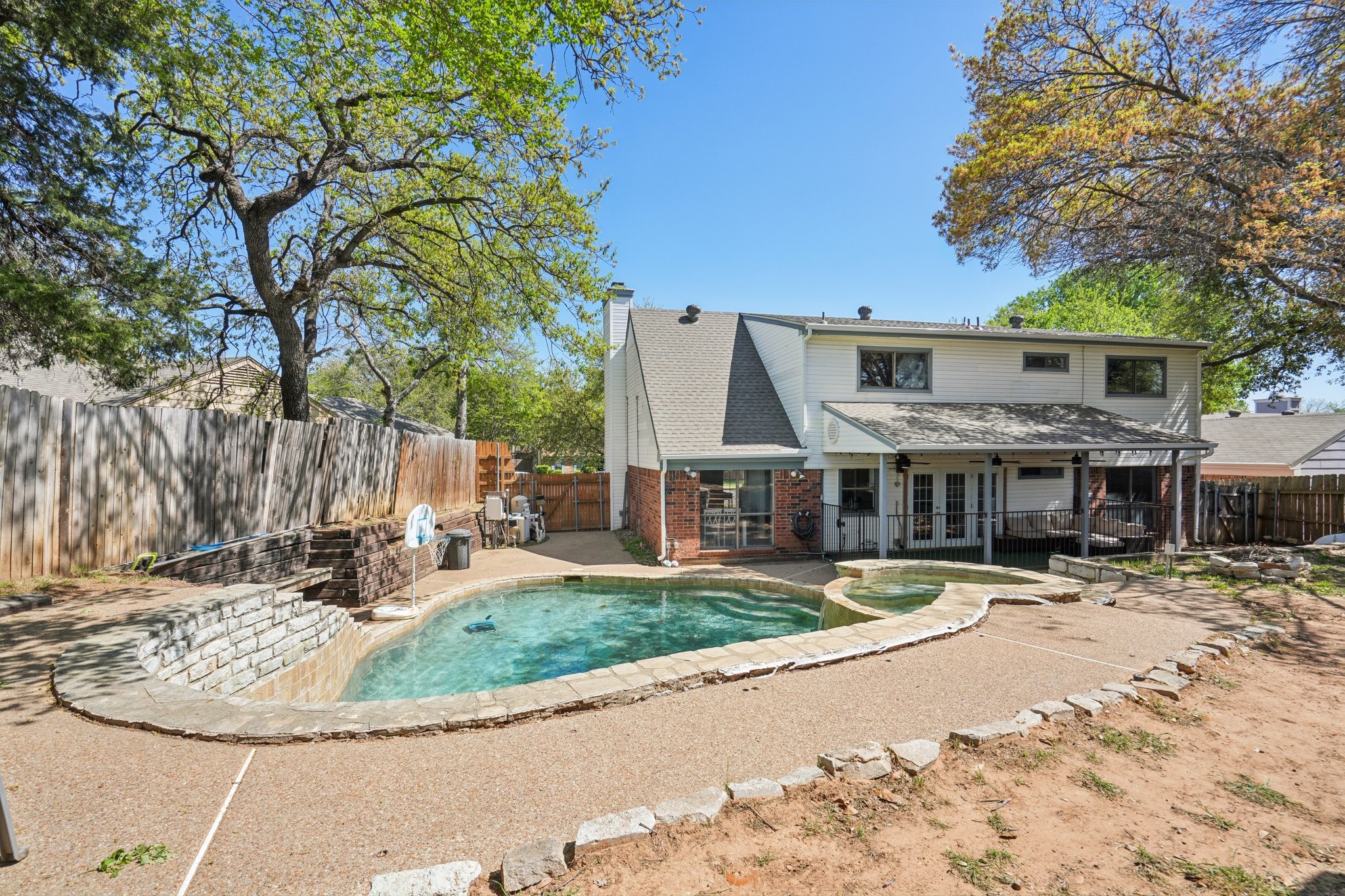 2307 Harrington Court Euless TX 76039