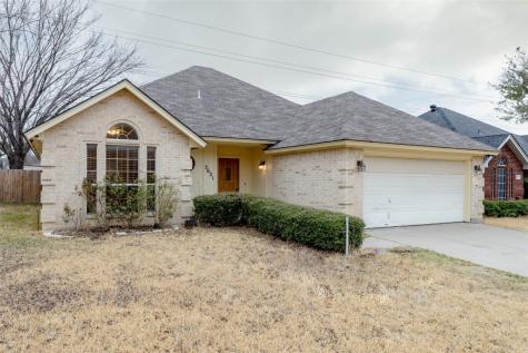 5621 Fairway Circle Haltom City TX 76117