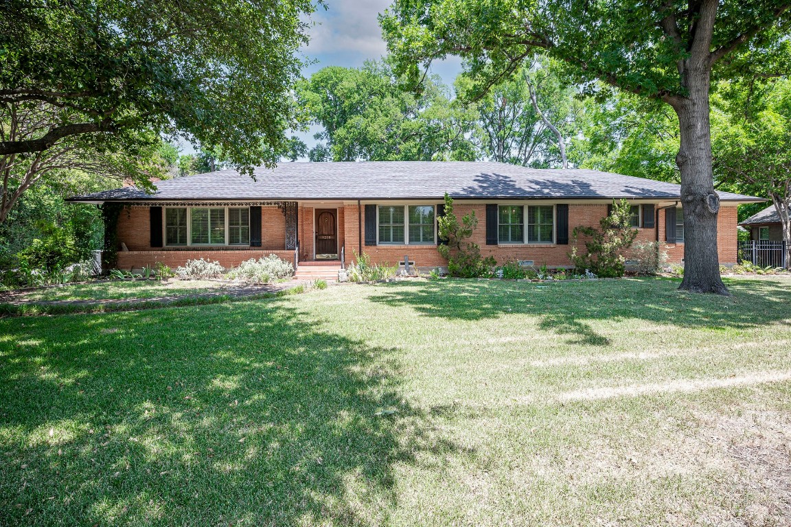 1318 El Patio Drive Dallas TX 75218