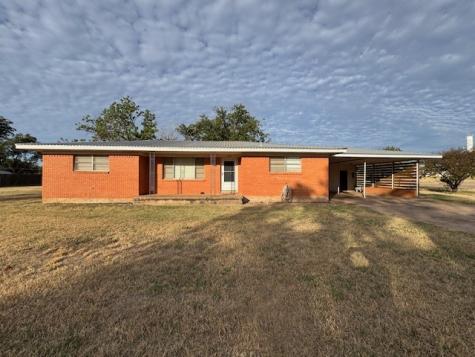 209 N College Street Roby TX 79543