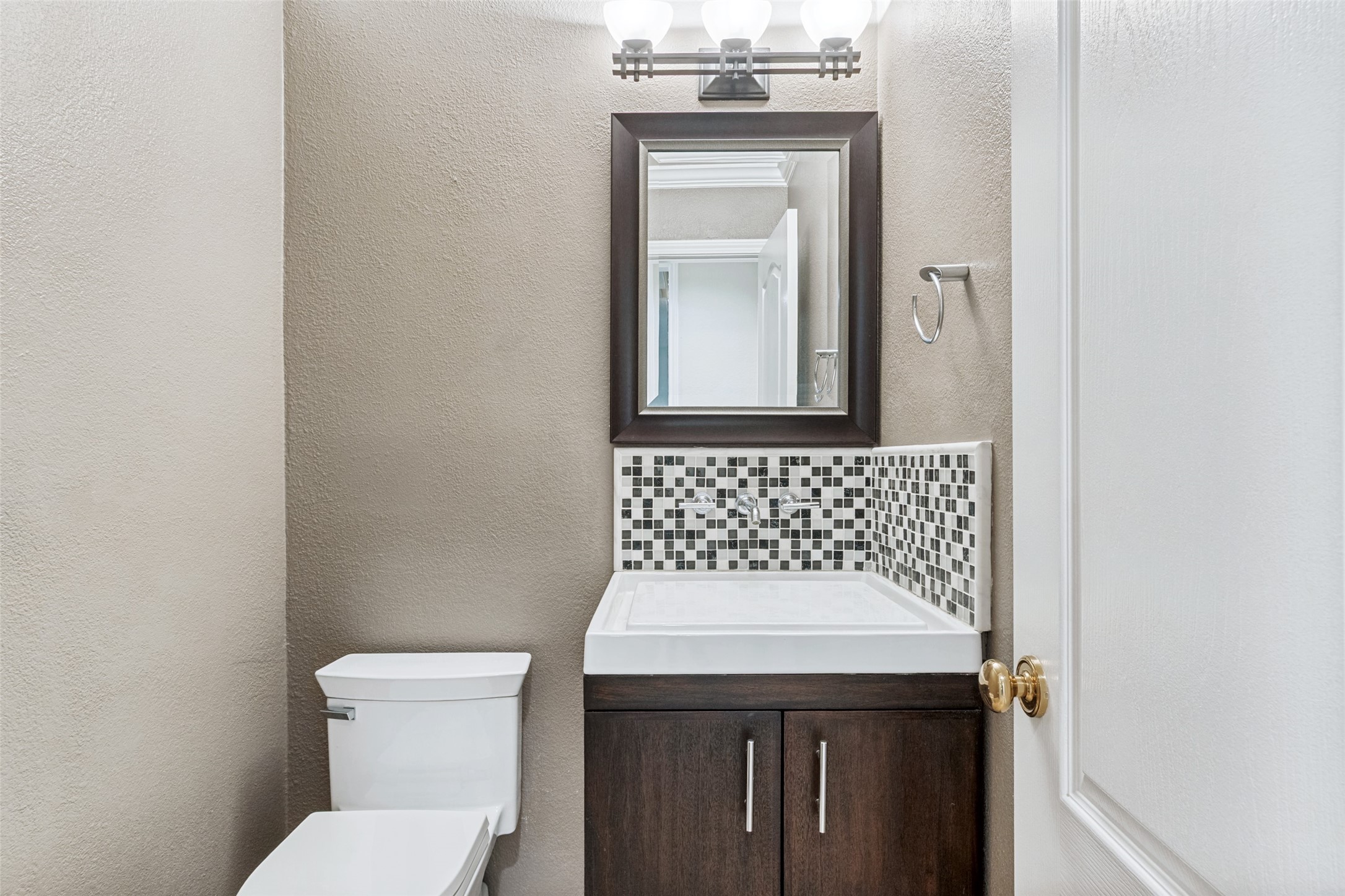 2604 Spring Lake Drive Richardson TX 75082