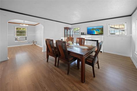 635 Richmondell Avenue Dallas TX 75211