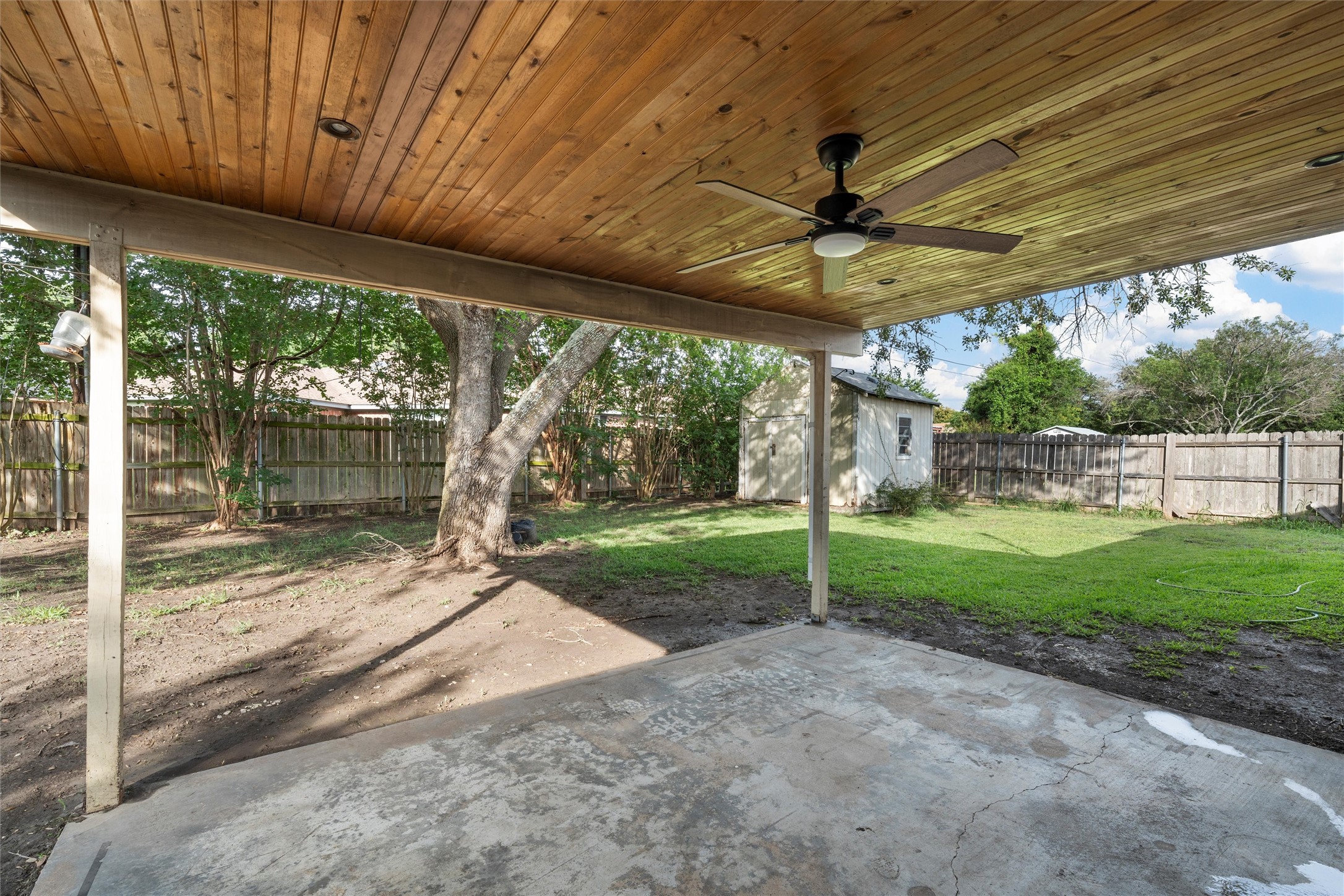 1010 December Drive Hewitt TX 76643