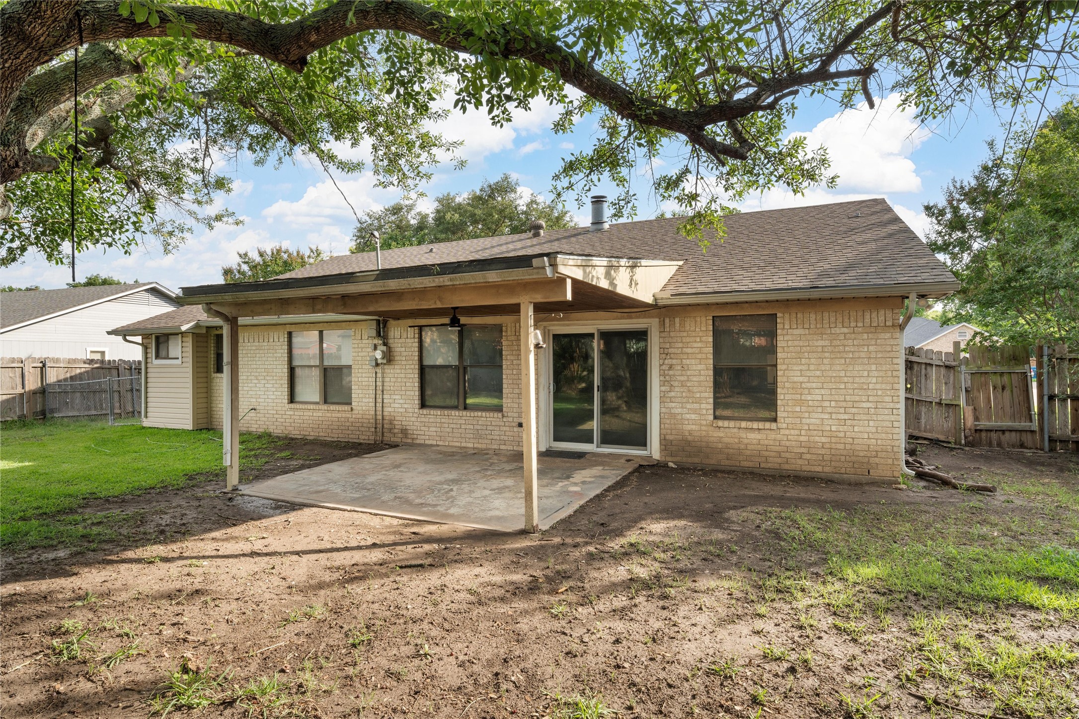 1010 December Drive Hewitt TX 76643
