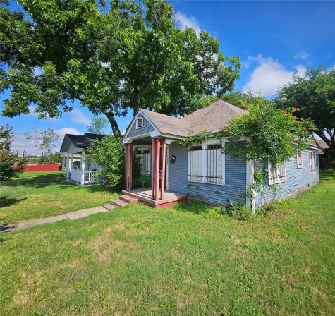 917 E Pulaski Street Fort Worth TX 76104
