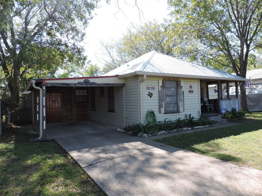 205 W Mount Vernon Street Mabank TX 75147