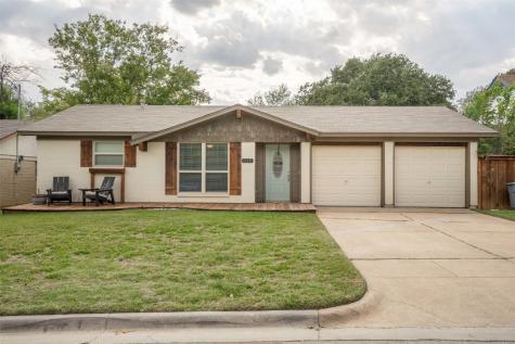 617 NW Lorna Street Burleson TX 76028