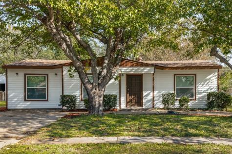 913 Indian Hills Drive Grand Prairie TX 75051